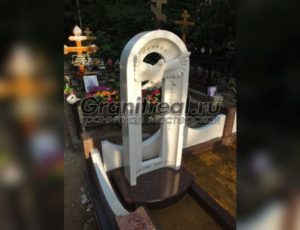 Памятники с голубями