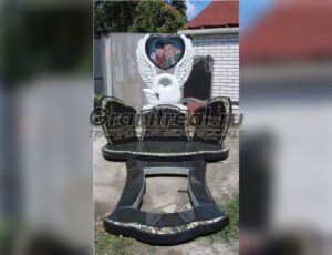 Памятники в виде лебедя