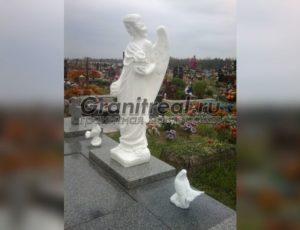 Памятники с голубями