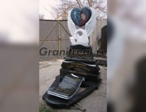 Памятники в виде лебедя