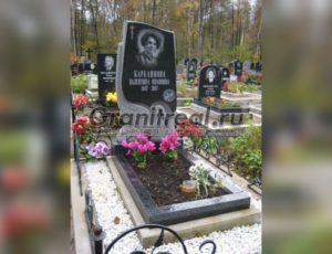 Памятники в виде лебедя