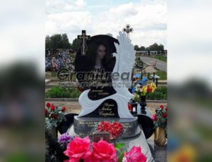 Памятники в виде лебедя