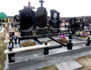 Памятники на три могилы