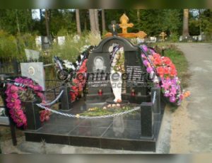 Памятники в виде арки