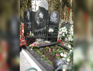 Памятники на три могилы
