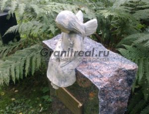 Памятники со скульптурой