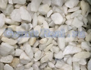 Отсыпка места захоронения гранитной крошкой